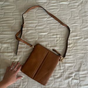 Small brown purse w/ button detail
